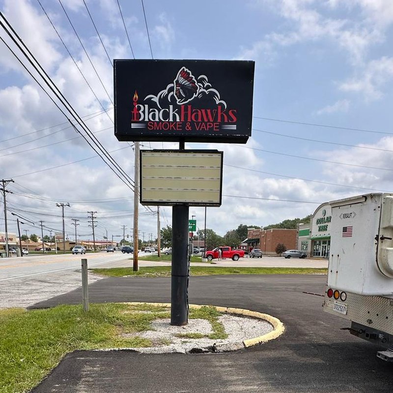 BlackHawks Smoke & Vape — Pylon Road Sign — Magic Sign Design Chicago